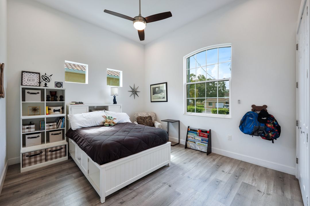 5203 Raintree Ln, Naples, FL 34113
