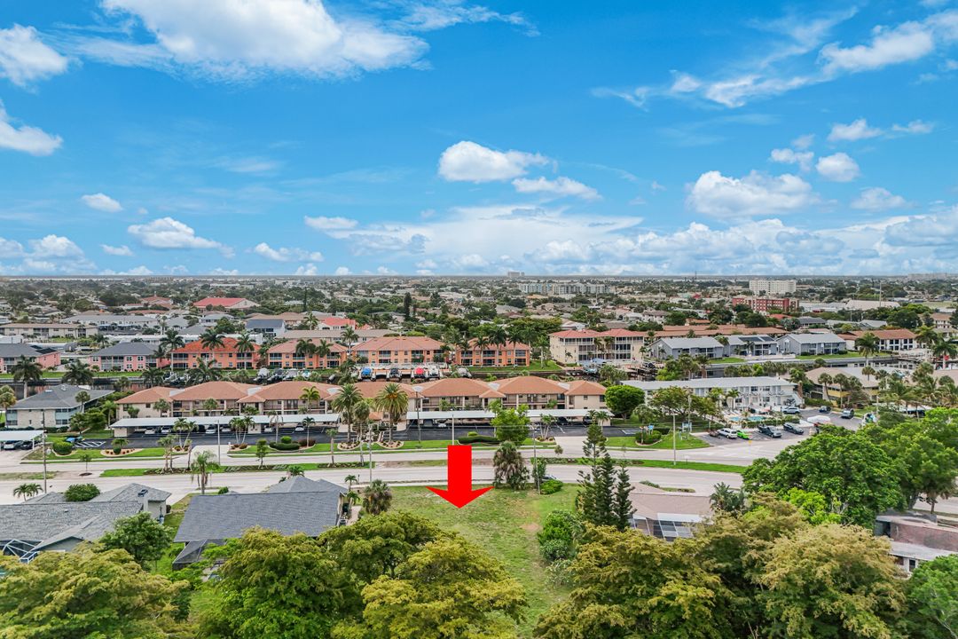 4524 Country Club Blvd, Cape Coral, FL 33904