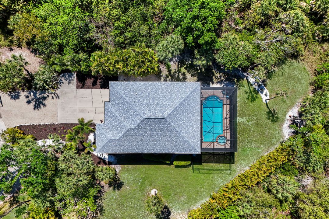 2130 Sunset Cir, Sanibel, FL 33957