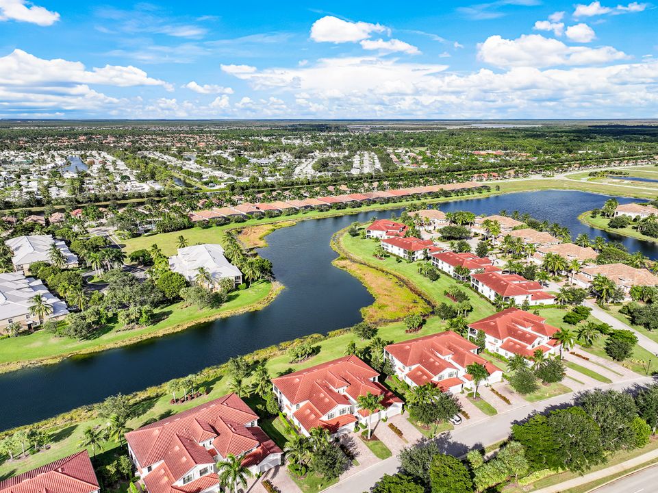 3165 Aviamar Cir #202, Naples, FL 34114