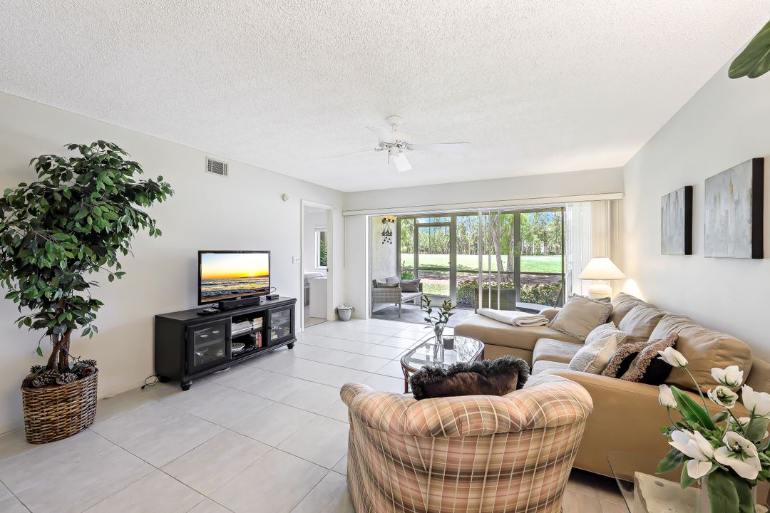 3695 Amberly Cir #E 107, Naples, FL 34112