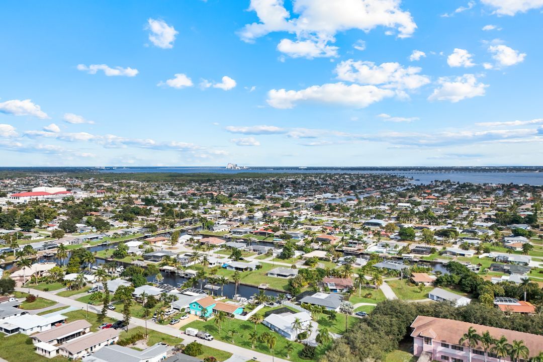 1621 SE 29th Terrace, Cape Coral, FL 33904