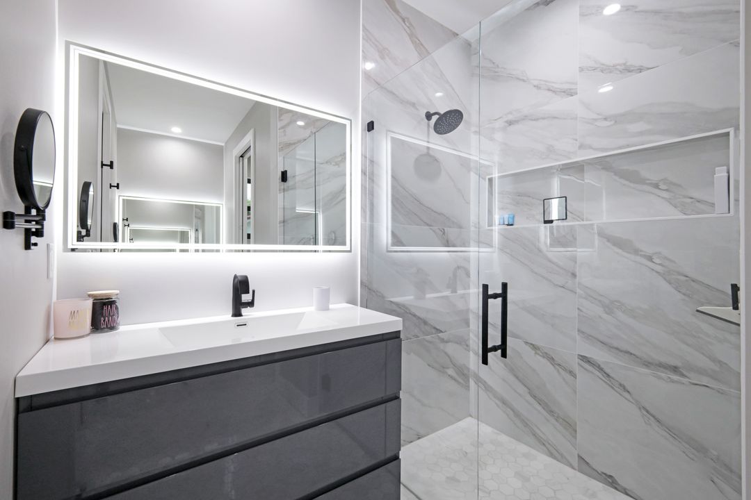 60 Liberty Ln, Naples, FL 34112