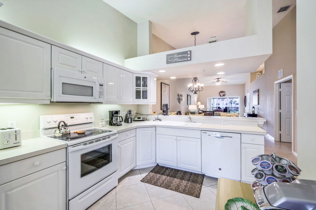 2347 Hidden Lake Ct #12, Naples, FL 34112