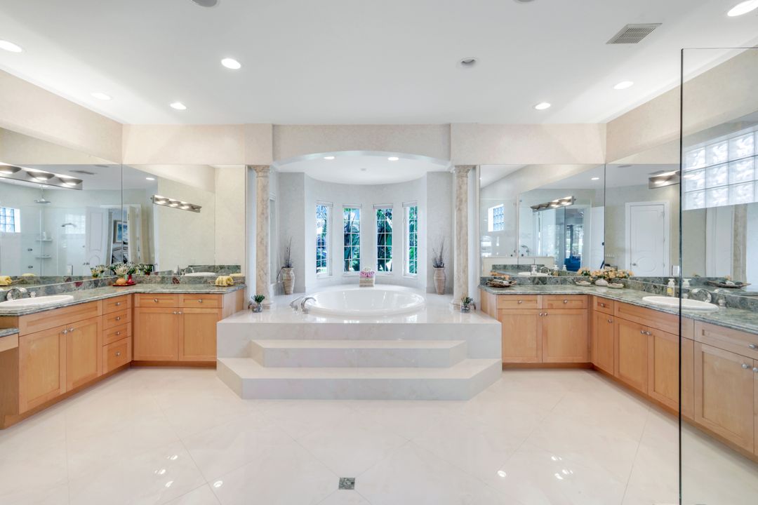 1658 McIlvaine Ct, Marco Island, FL 34145