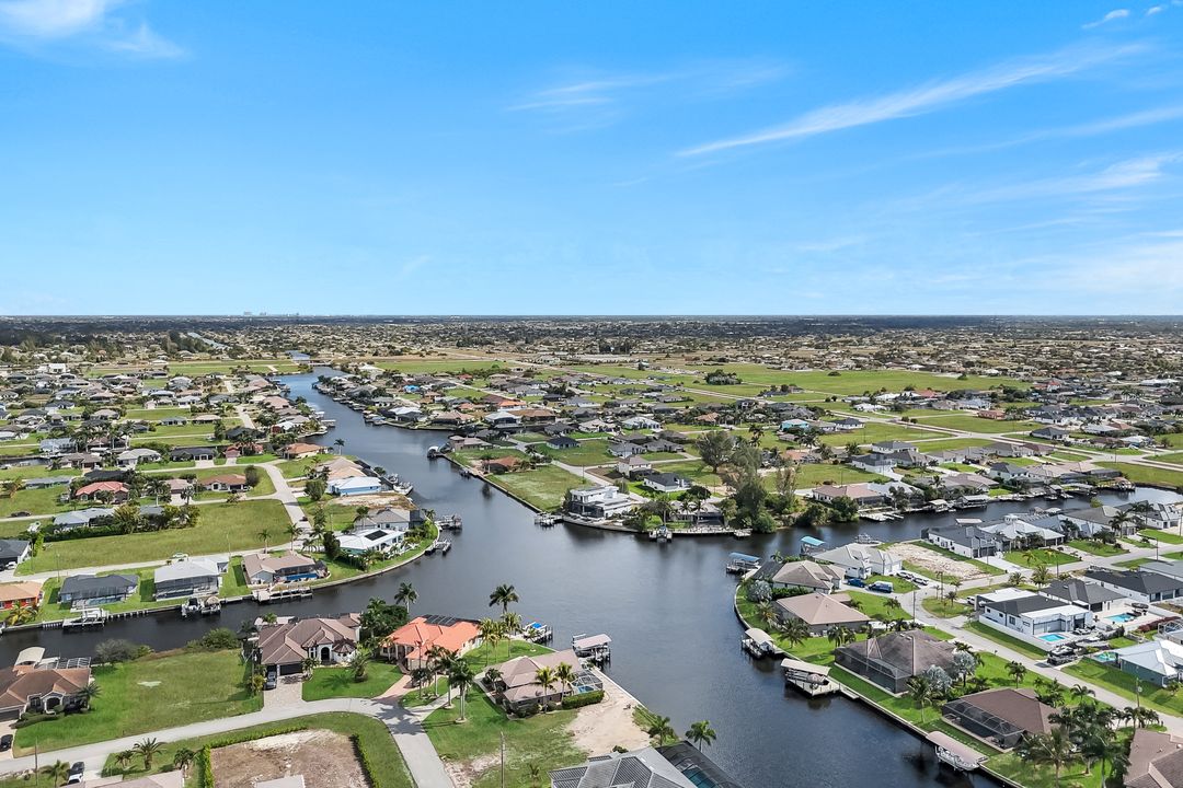 1000 NW 37th Pl, Cape Coral, FL 33993
