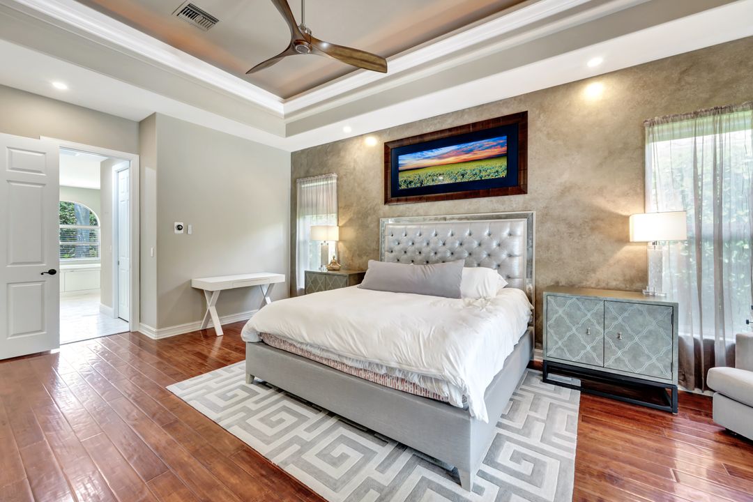 9833 Clear Lake Cir, Naples, FL 34109