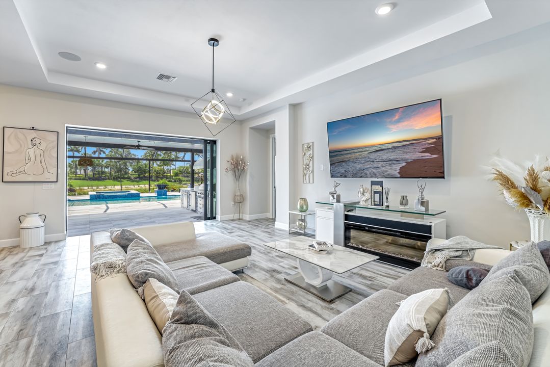15495 Rio Ponace Ct, Naples, FL 34114