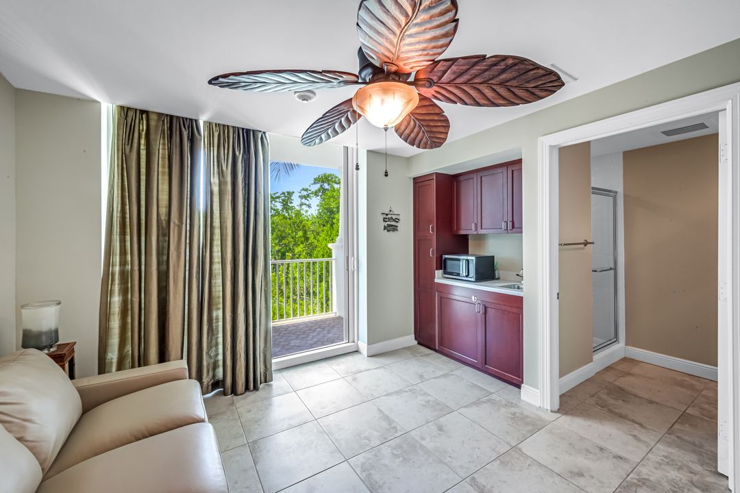 275 Indies Way #1603, Naples, FL 34110