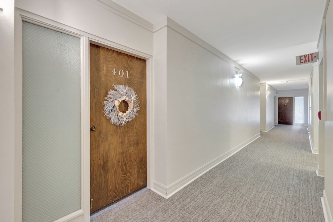 60 W Pelican St #401, Naples, FL 34113