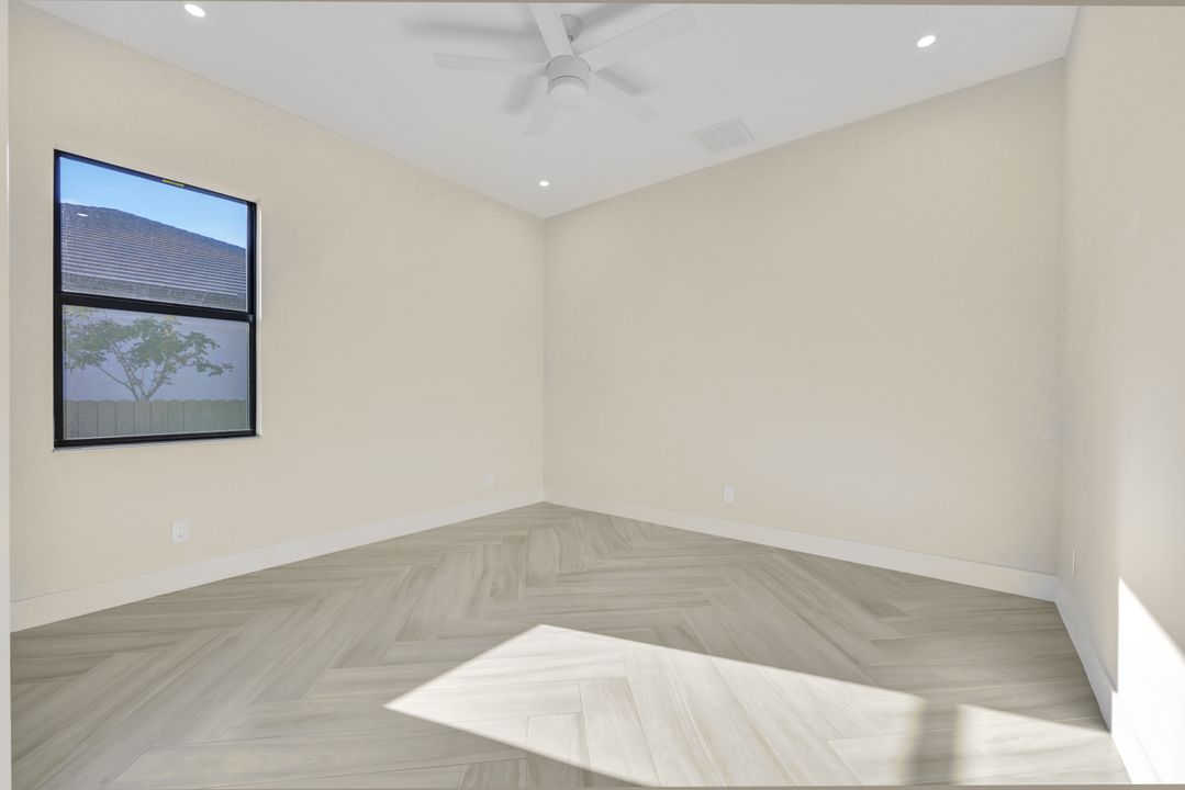 3220 NW 21st St, Cape Coral, FL 33993