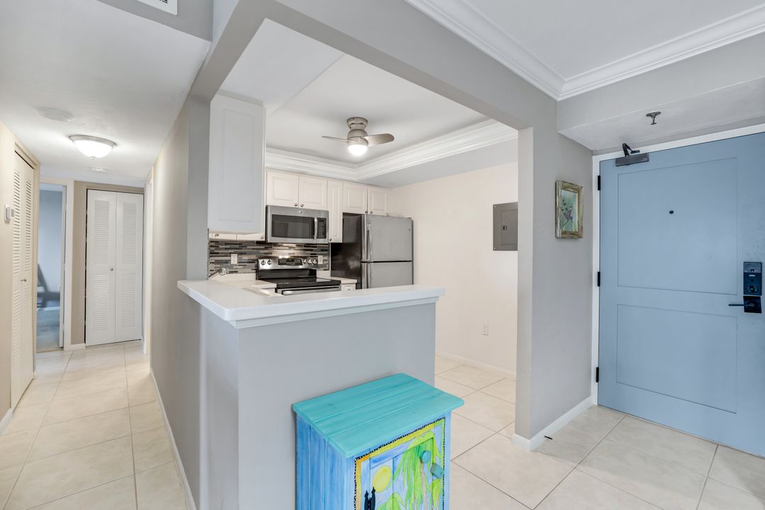 260 Seaview Ct #1-407, Marco Island, FL 34145
