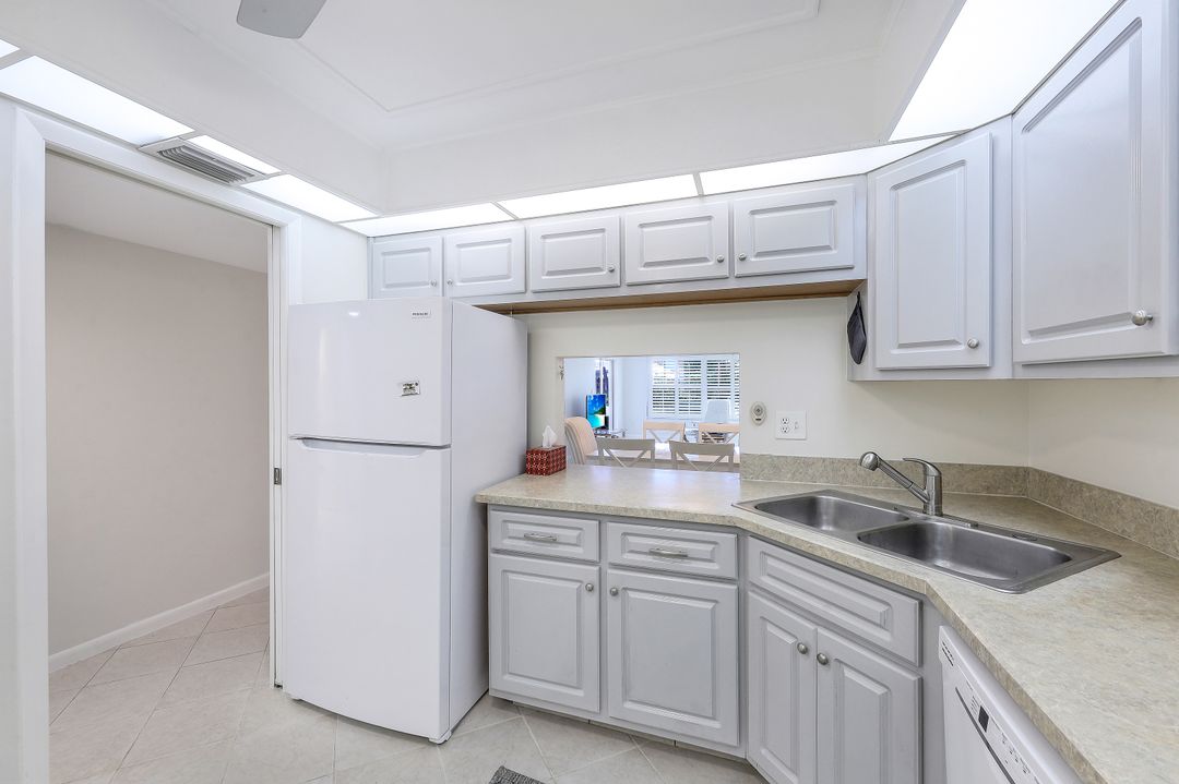 4200 Belair Ln #111, Naples, FL 34103