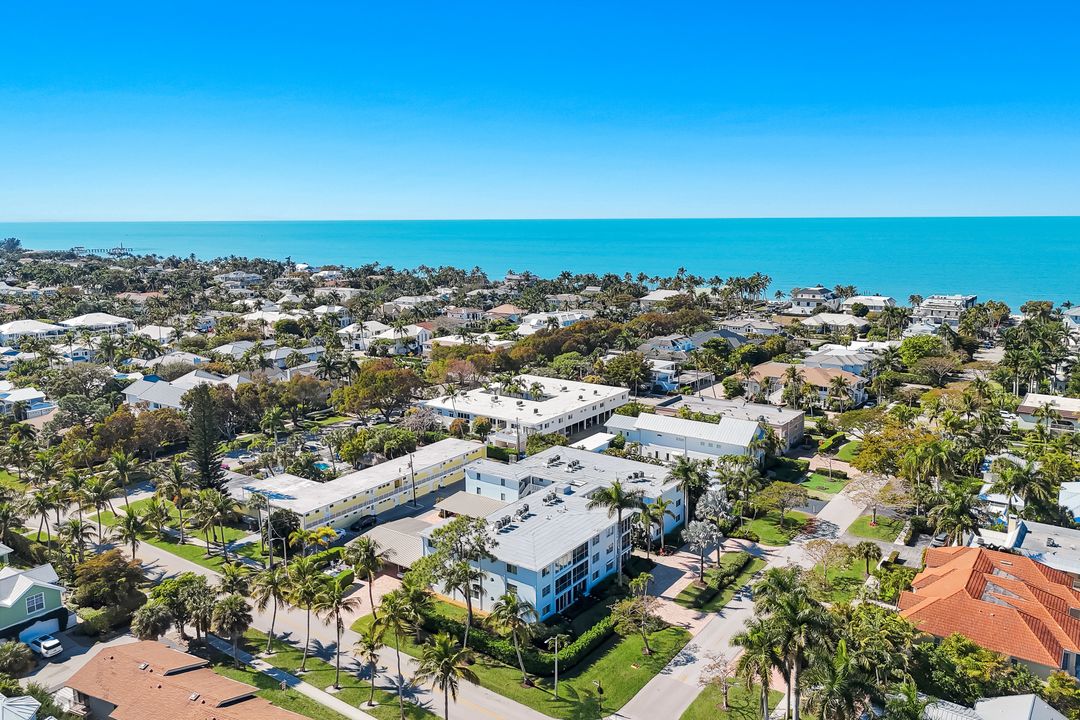 280 2nd Ave S #103, Naples, FL 34102