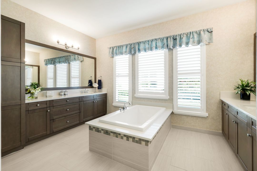 12078 Mimosa St, Naples, FL 34120