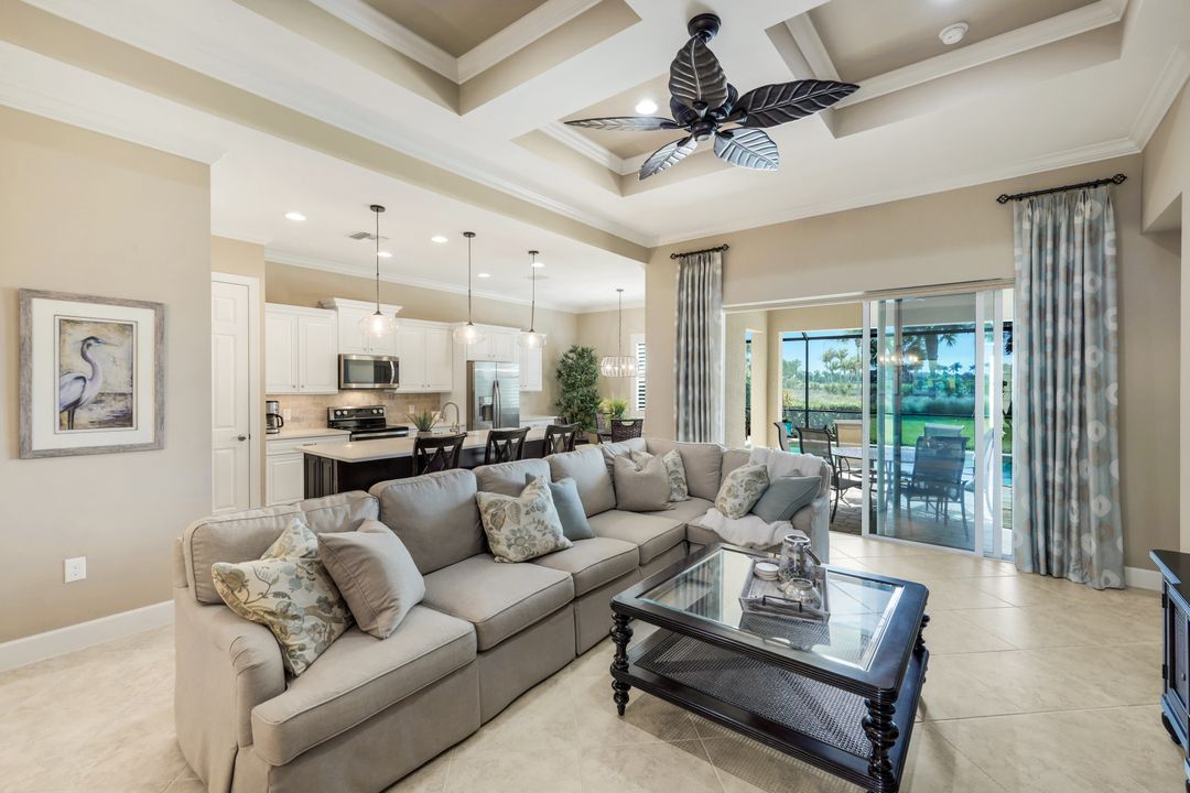 9112 Siesta Bay Dr, Naples, FL 34120