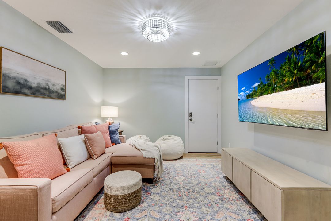 16211 Captiva Dr, Captiva, FL 33924