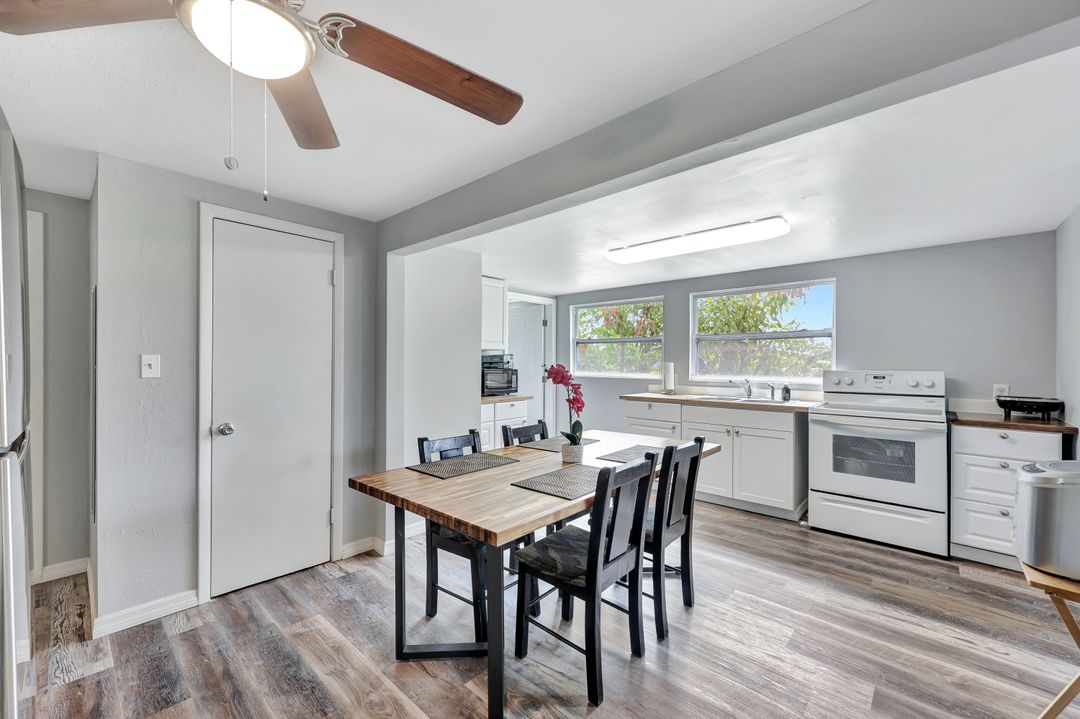 10464 Betsy Pkwy, Saint James City, FL 33956