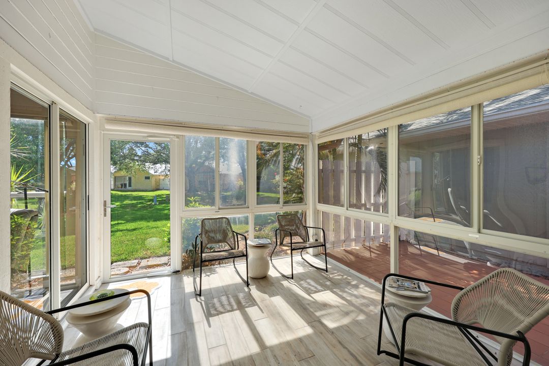 14871 Crescent Cove Dr, Fort Myers, FL 33908