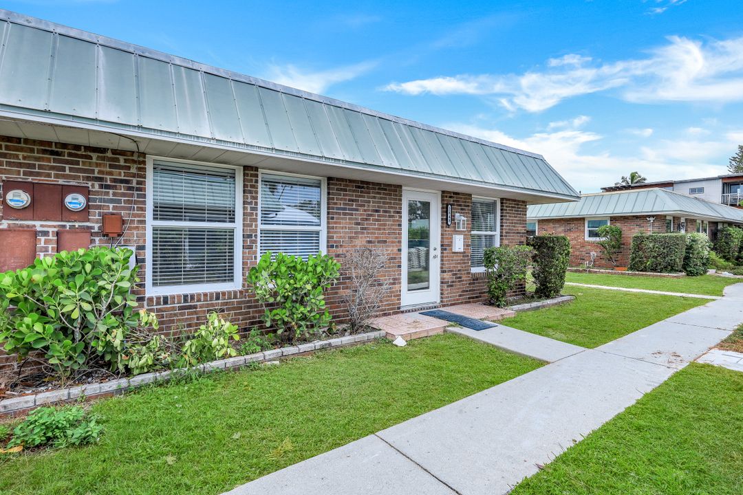 2848 Arbutus St #D1, Naples, FL 34112