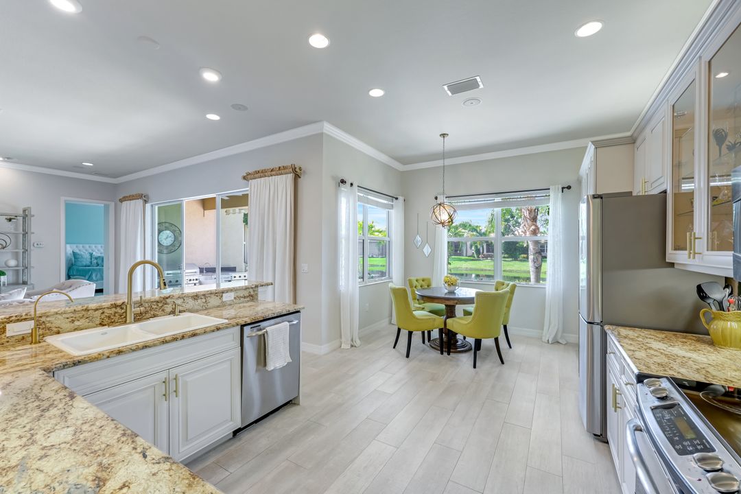 6582 Monterey Point, Naples, FL 34105
