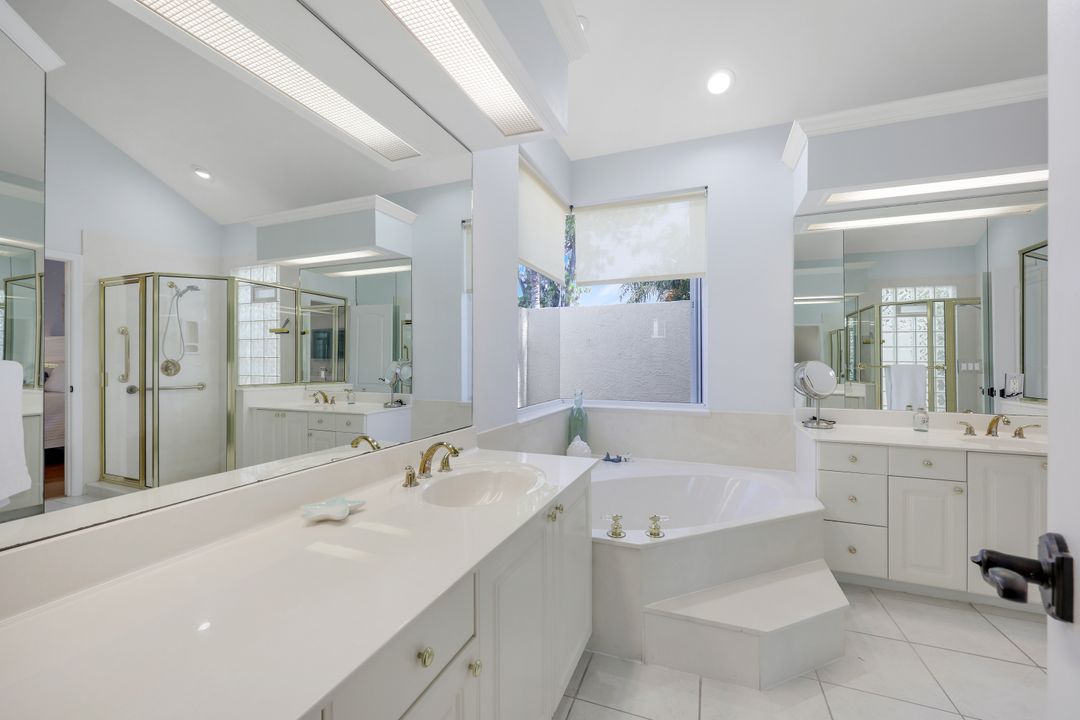 28901 Regis Ct, Bonita Springs, FL 34134