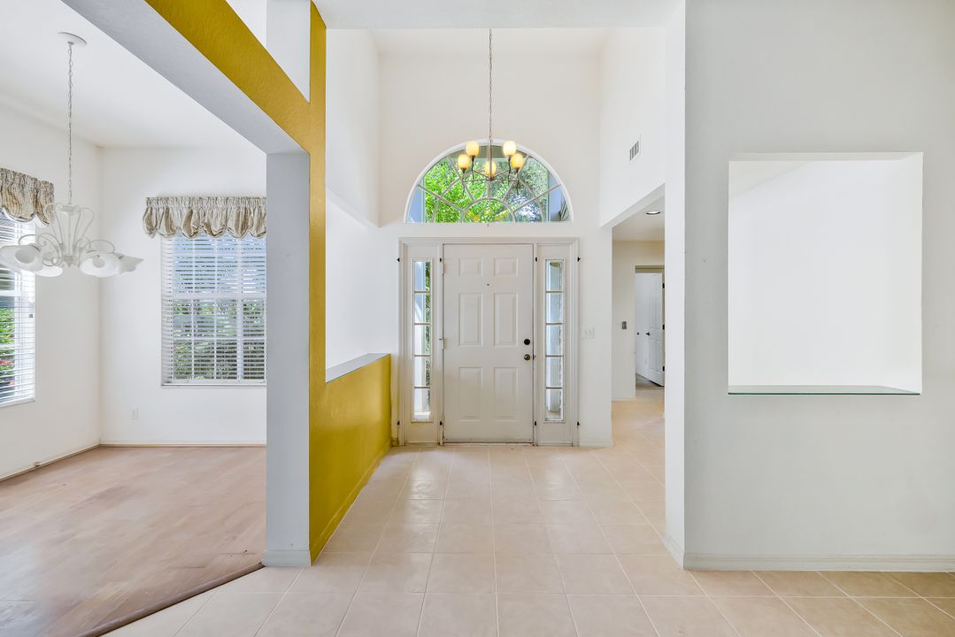 6533 Ilex Cir, Naples, FL 34109