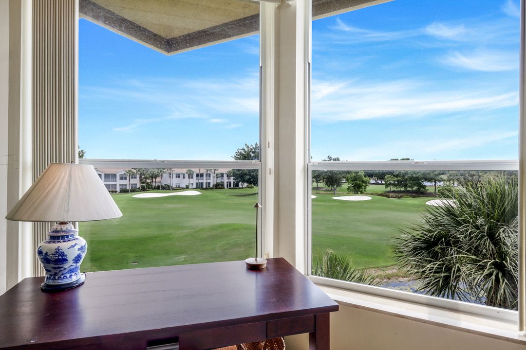1895 Les Chateaux Blvd #302, Naples, FL 34109