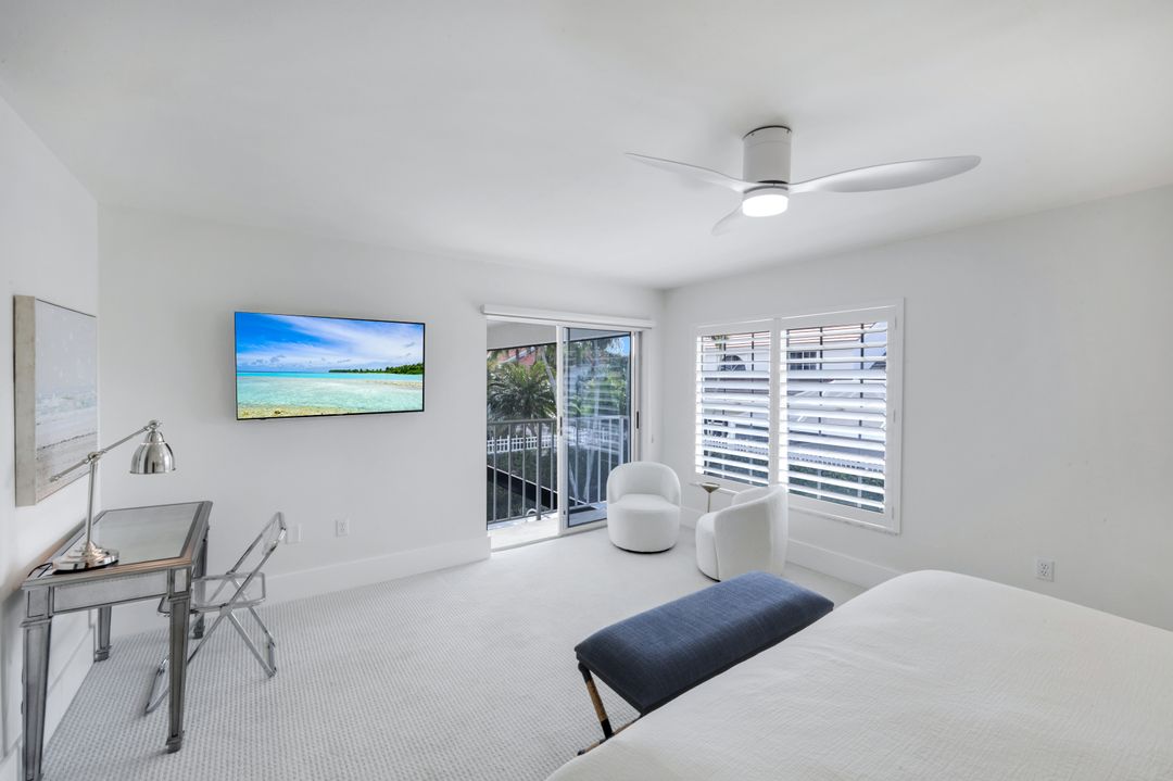 2128 Paget Cir, Naples, FL 34112