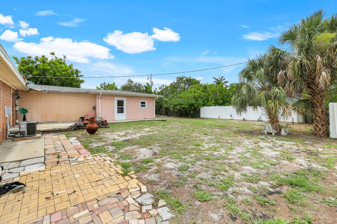 512 105th Ave N #1-2, Naples, FL 34108