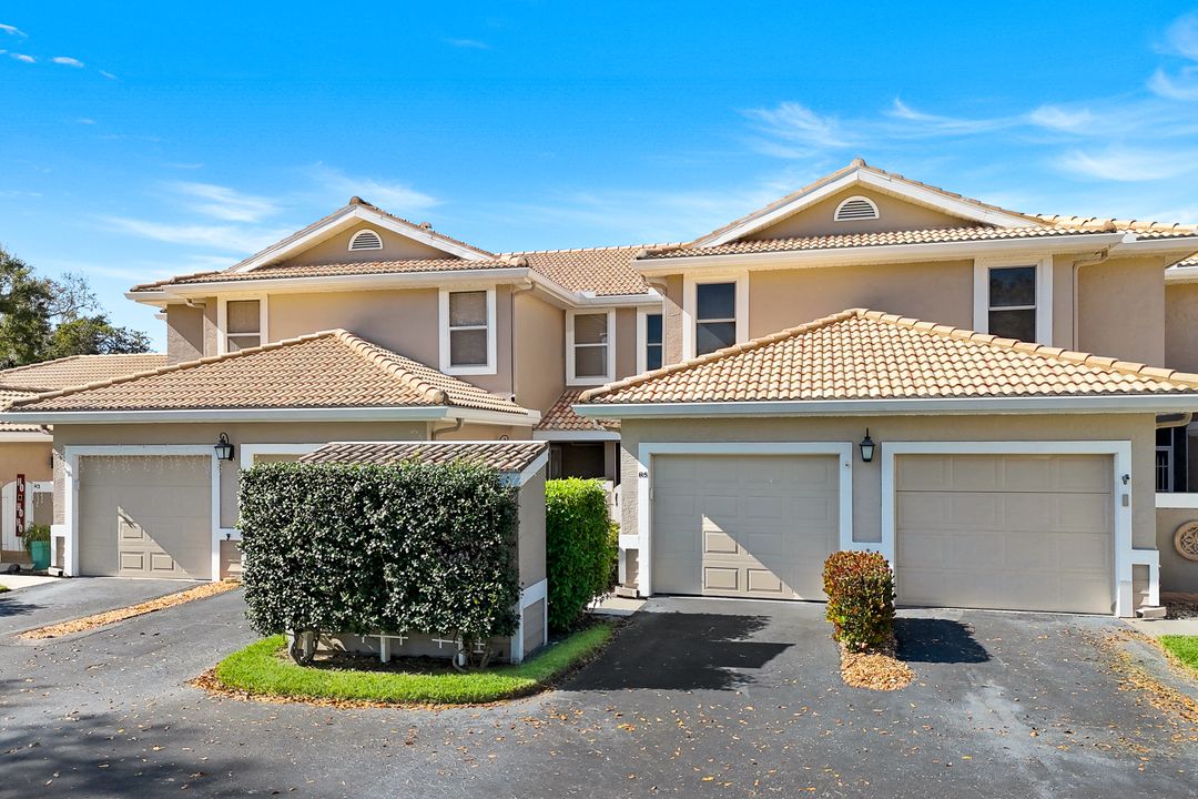 351 Emerald Bay Cir #R-5, Naples, FL 34110