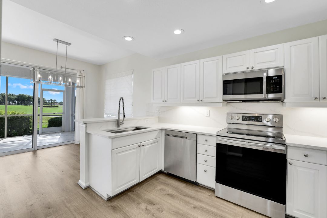 6875 Ascot Dr #102, Naples, FL 34113