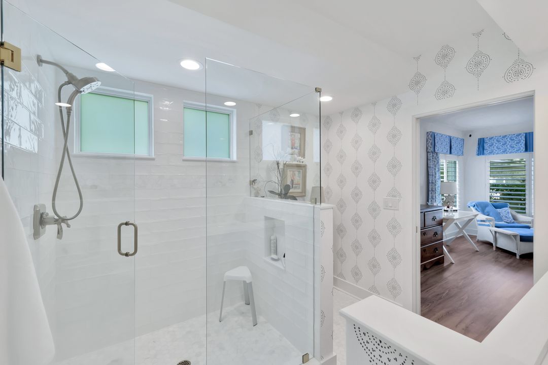 5801 Glencove Dr #502, Naples, FL 34108