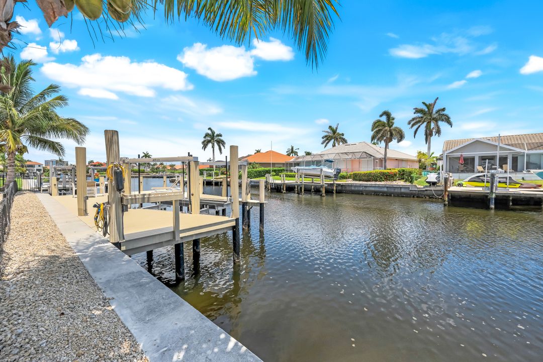 1048 Cottonwood Ct, Marco Island, FL 34145