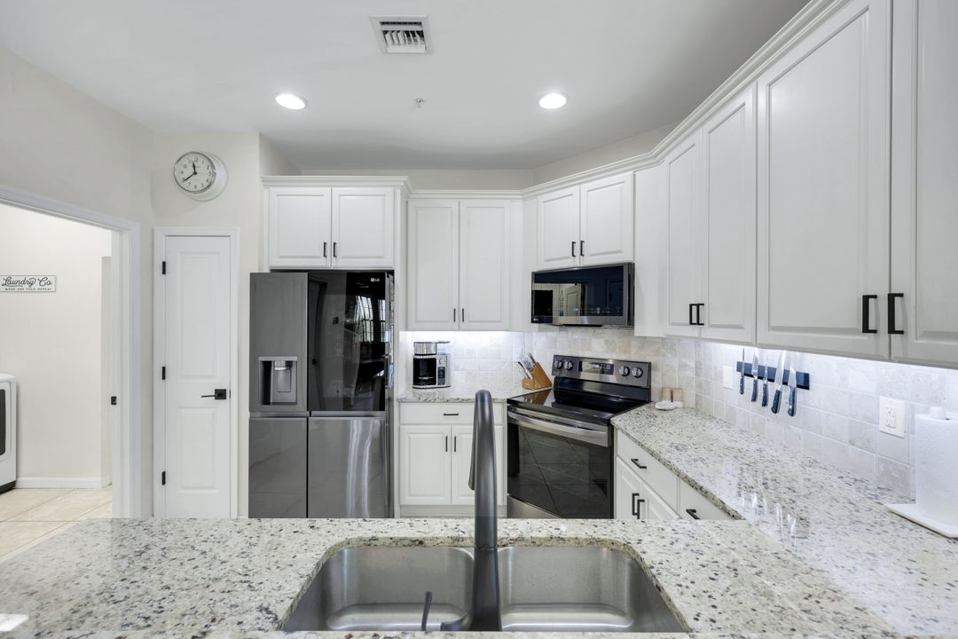1399 Santiago Cir #1103, Naples, FL 34113
