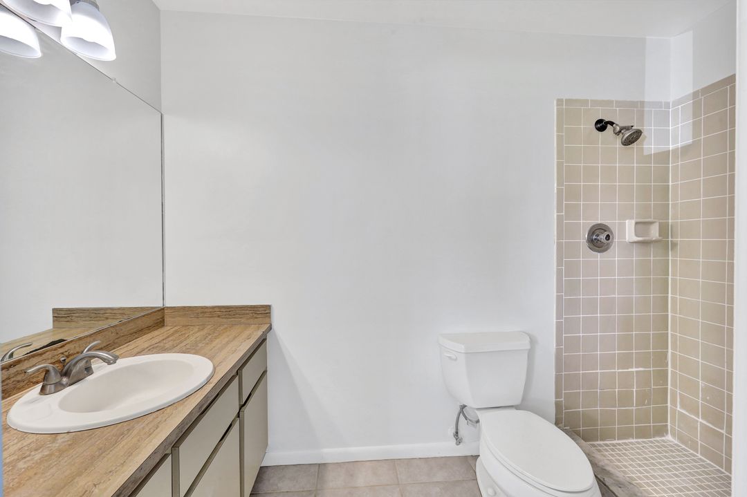 3940 Bennett Ln, Bonita Springs, FL 34134
