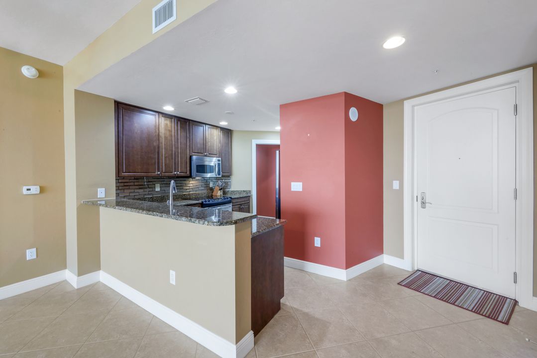 5793 Cape Harbour Dr #615, Cape Coral, FL 33914