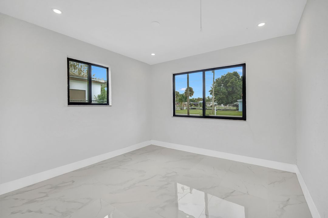 73 Cardinal Dr, North Fort Myers, FL 33917