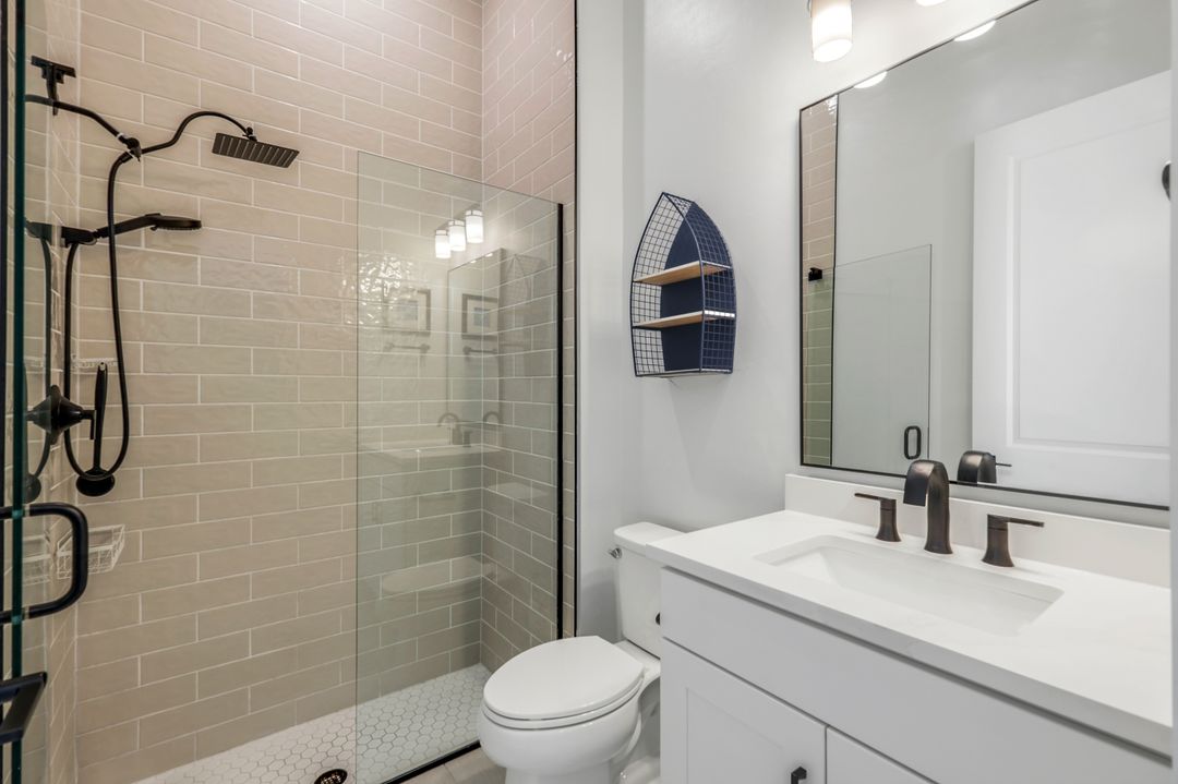 16221 Verilyn Cir, Naples, FL 34110