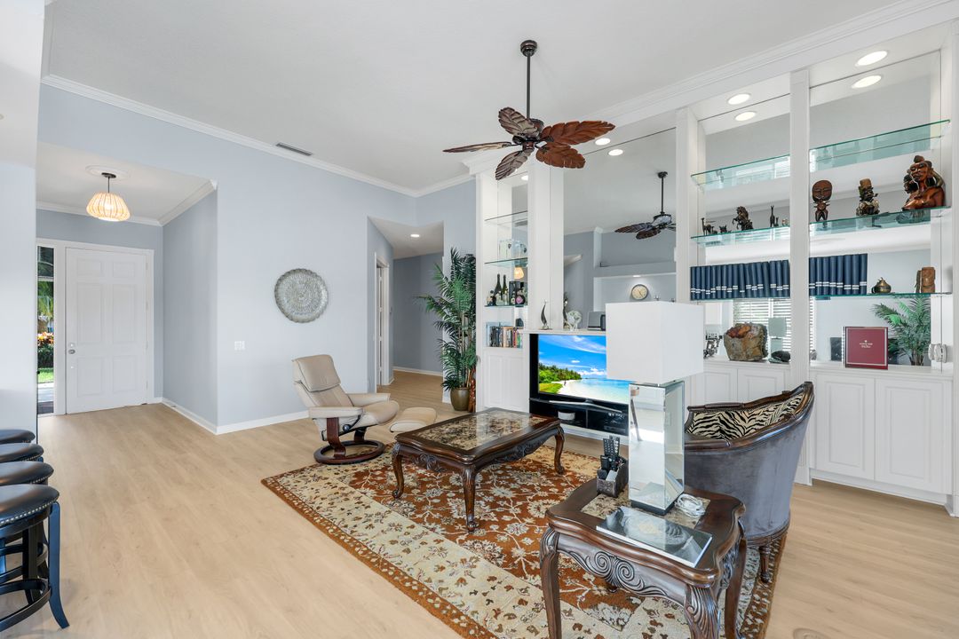 4364 Montalvo Ct, Naples, FL 34109