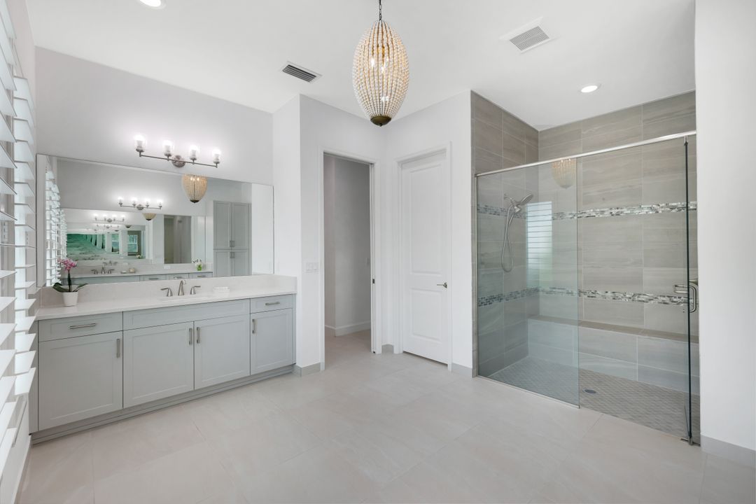 11698 Jasper Ct, Naples, FL 34120