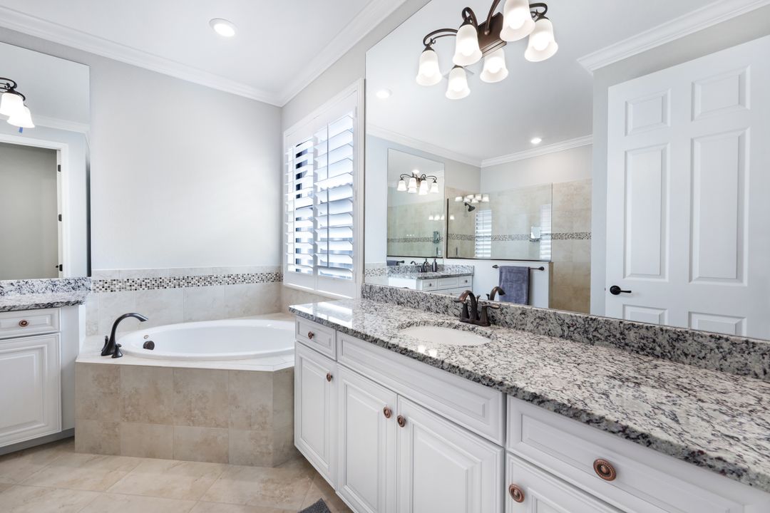 28086 Edenderry Ct, Bonita Springs, FL 34135