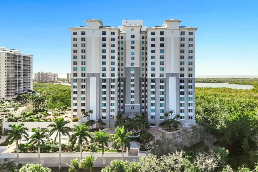 265 Indies Way #302, Naples, FL 34110
