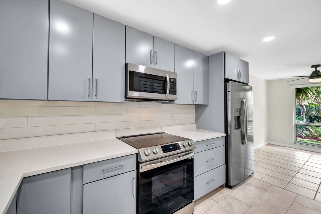 1330 Yesica Ann, Cir 1 #206, Naples, FL 34110