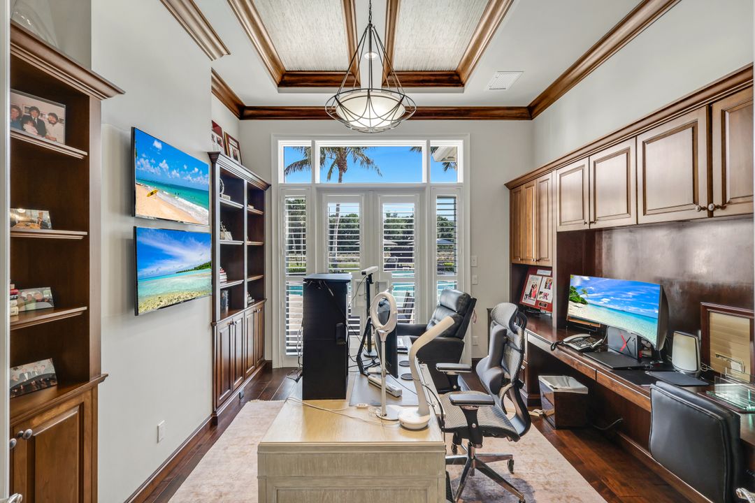 2885 Escada Ct, Naples, FL 34109