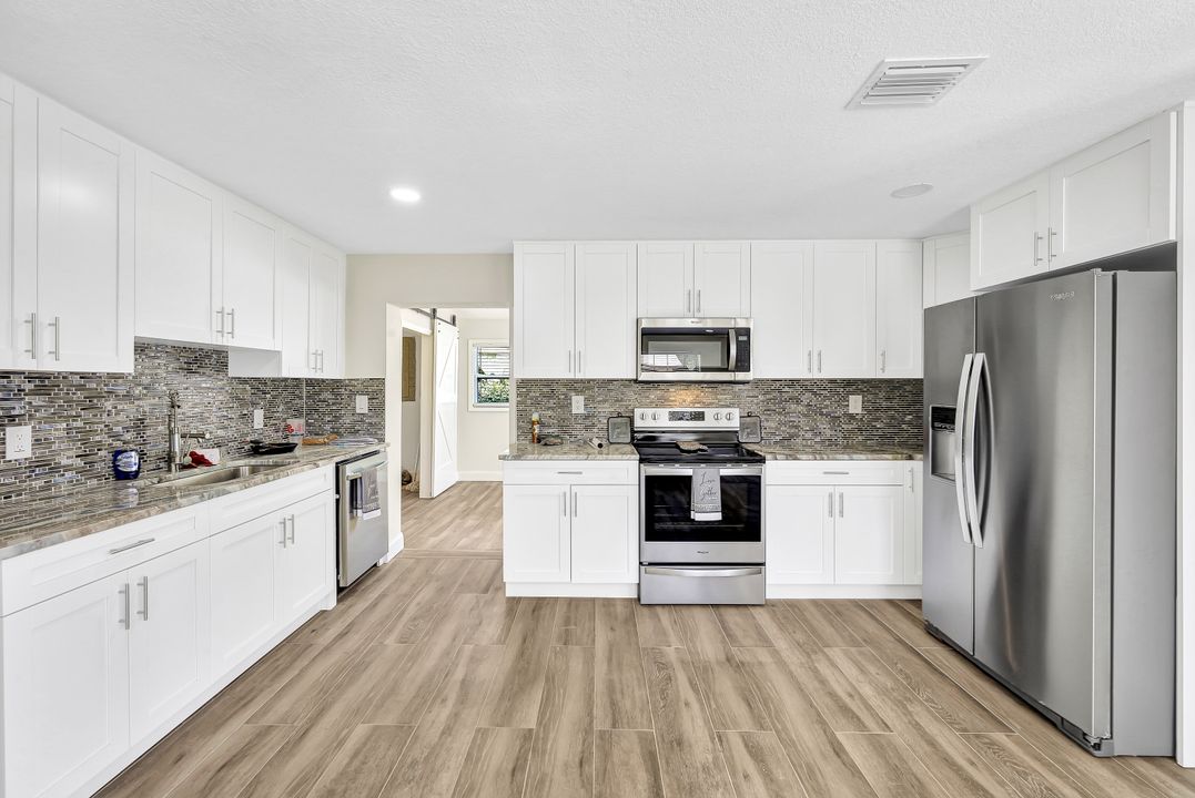 1273 5th Ave N, Naples, FL 34102