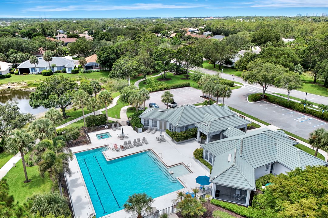 7052 Timberland Cir, Naples, FL 34109