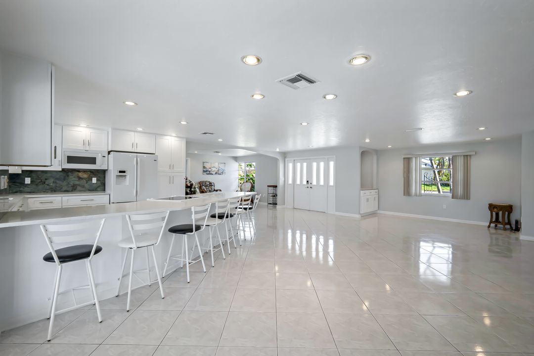 4940 SW 3rd Ave, Cape Coral, FL 33914