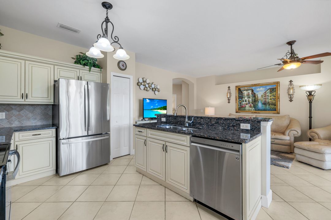 5650 Northboro Dr #102, Naples, FL 34110
