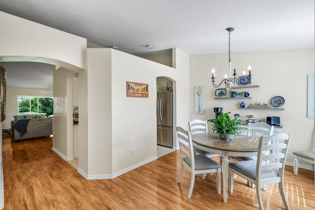 1006 NE 6th Pl, Cape Coral, FL 33909
